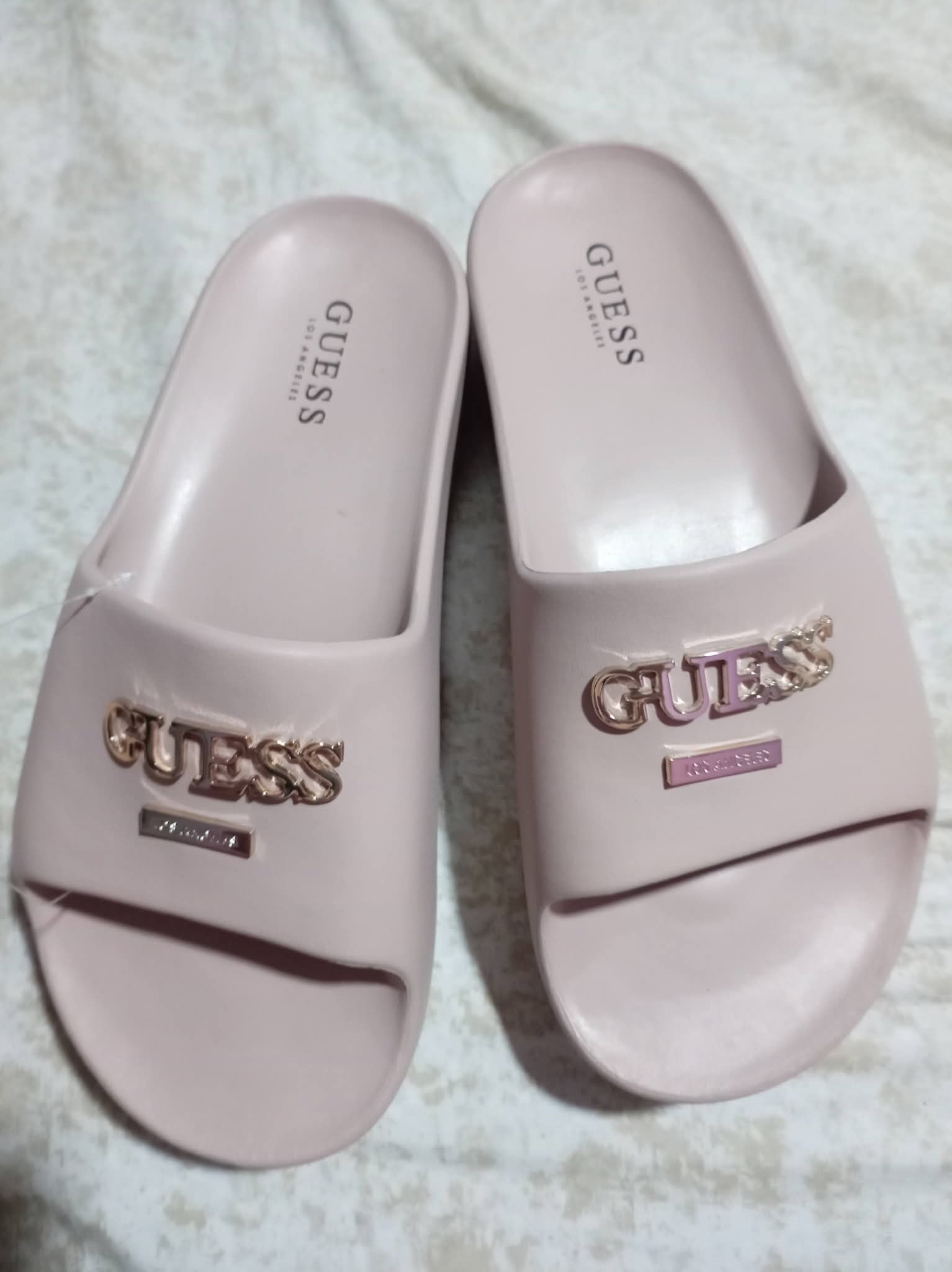 sandalias de marca Guesd