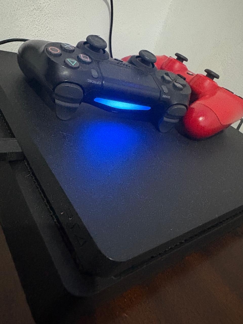 Play Station 4 como nuevo 