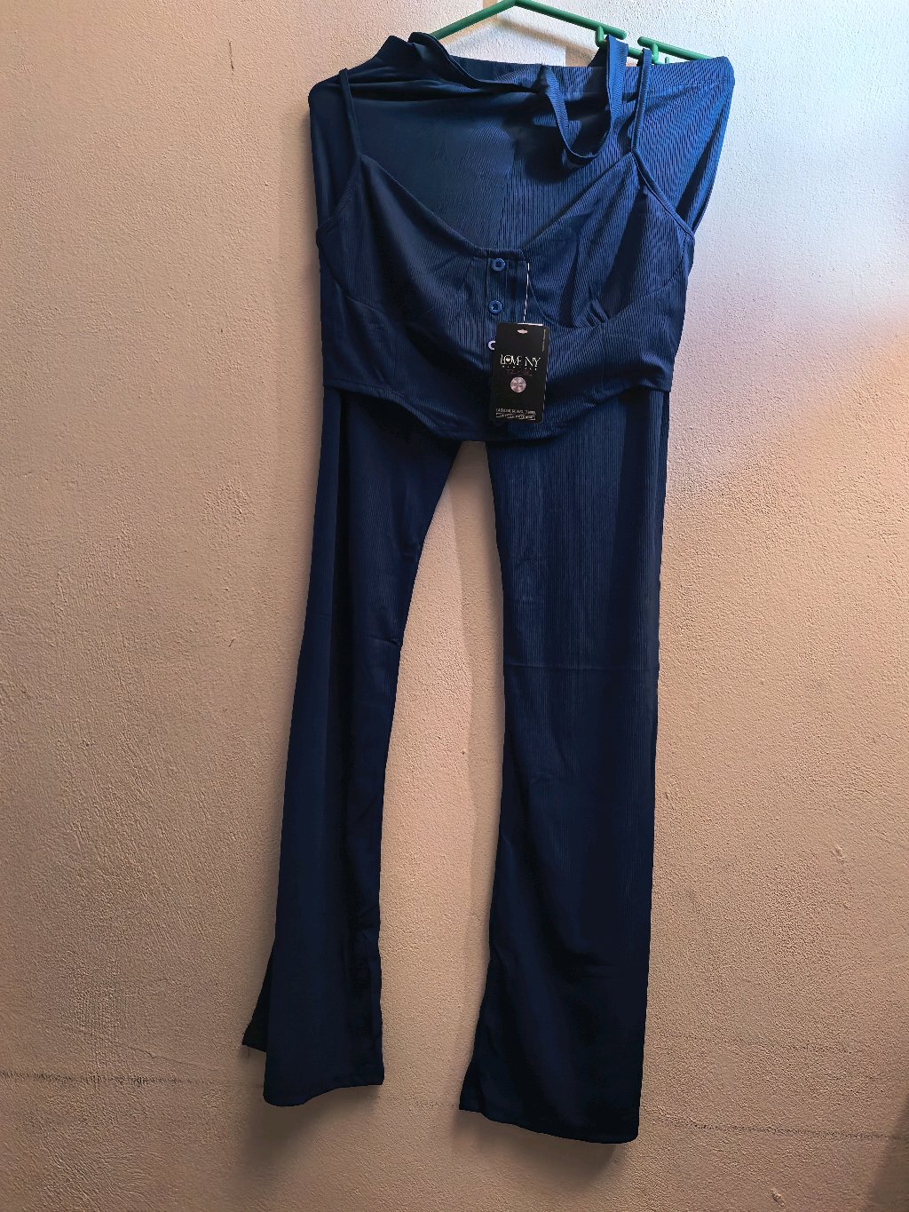 conjunto de pantalón y blusita crop top