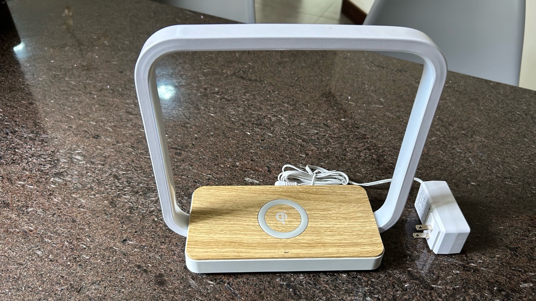 Lampara Led-Touch y Cargador Inalámbrico de Celular