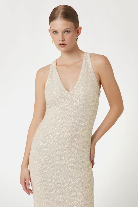 Vestido de gala color beige